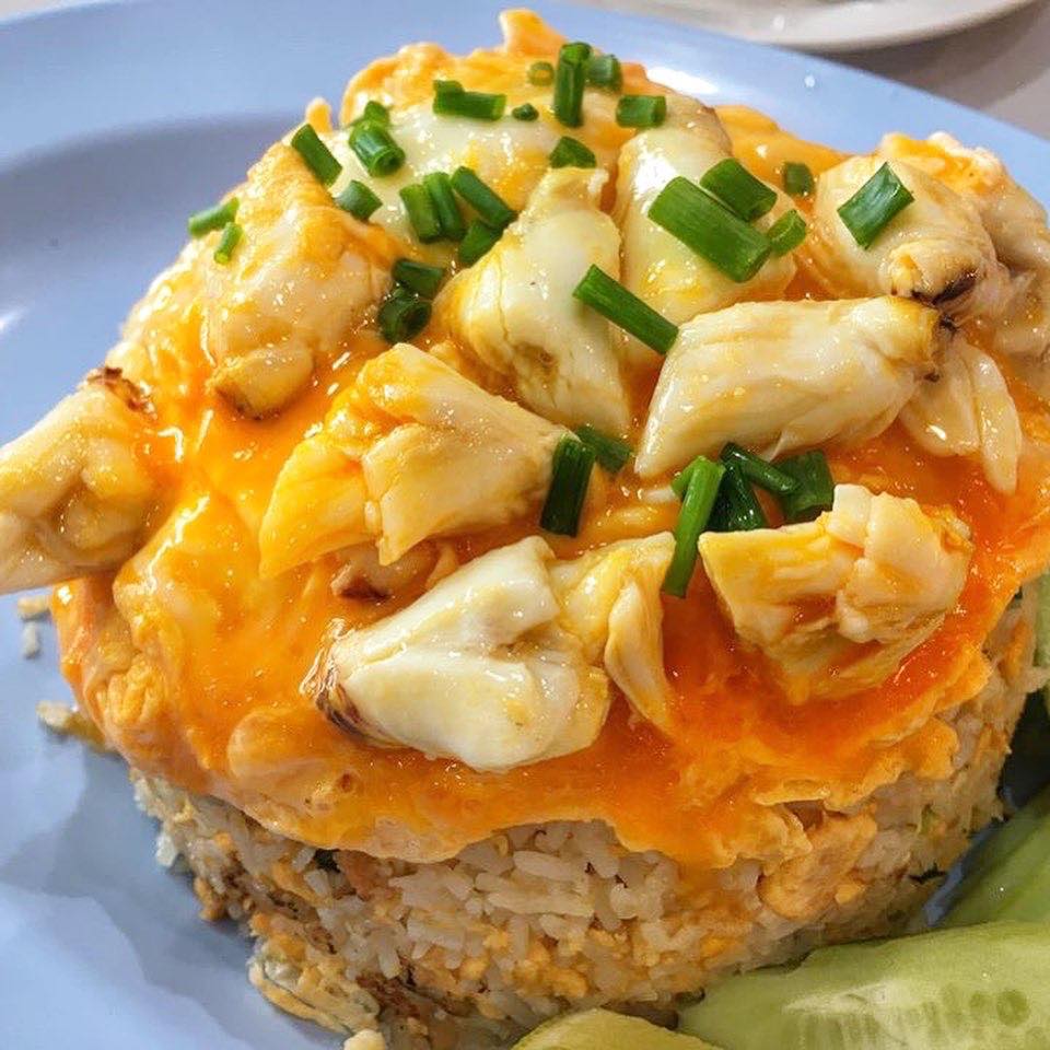 This Spot In Bangkok Serves Mouthwatering Crab Meat & Omelette Fried