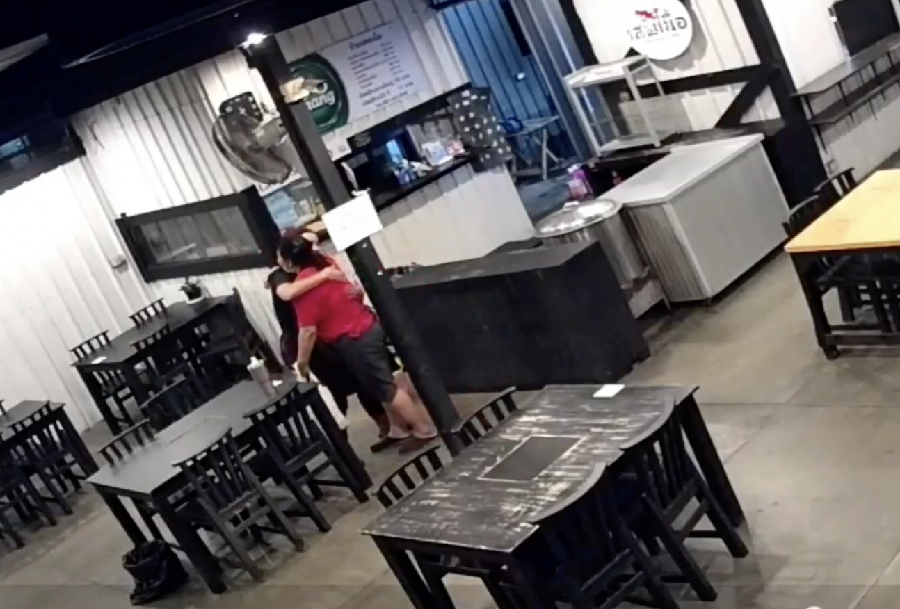 Restaurant Owner Cries While Letting Go Of Her Employee As Business Couldnt Stay Afloat 